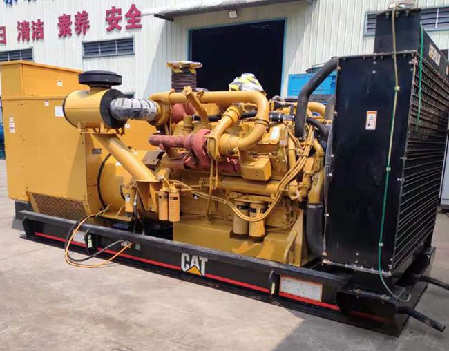进口卡特700kw二手发电机组